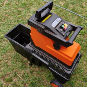 DOVAMAN GT10 triturando ramas secas hasta 45mm jardín doméstico